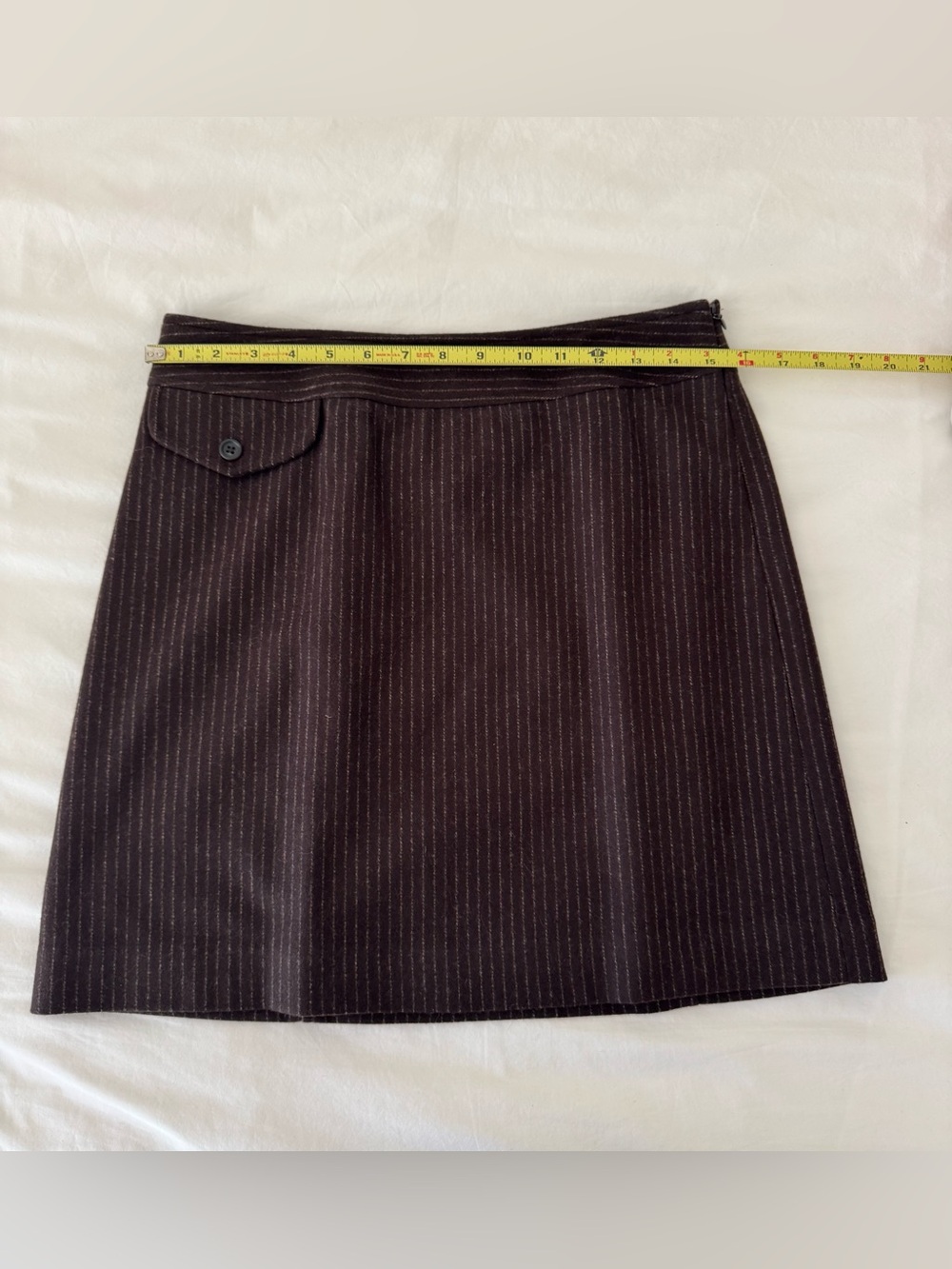 Banana Republic wool blended skirt, size 4.